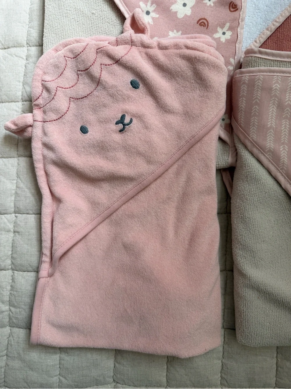 S/4 Hooded Baby Towels Set - Soft and Plush in Pink, Blush, Cream, Coral